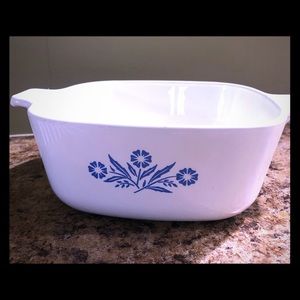 Vintage Blue cornflower Corningware 1 1/2 qt